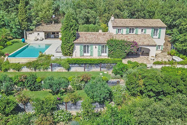 South of France luxury villa rental in gated domain with pool & sea view